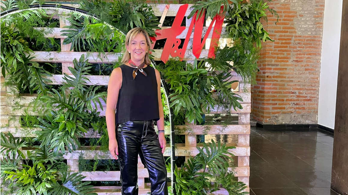 Macu Alfaro, directora general de la cadena sueca H&M para México, Colombia y Ecuador, en el lanzamiento de la marca en Quito, el 18 de octubre de 2022. 