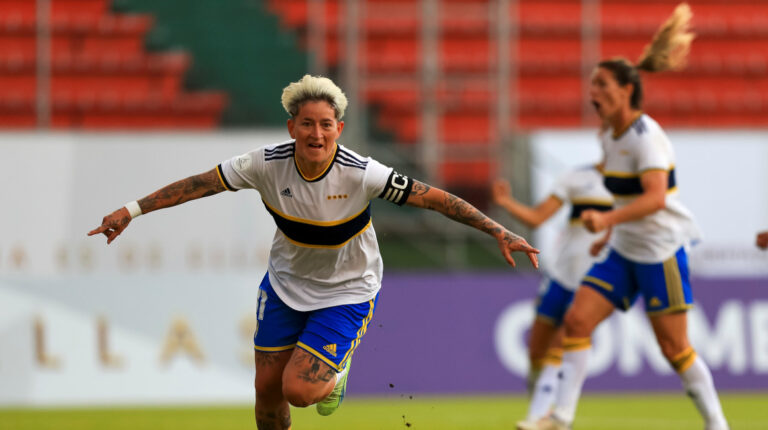 La jugadora de Boca Juniors, Yamila Rodríguez, celebra el primer gol anotado ante Ferroviária de Brasil en la Fecha 3 de la fase de grupos de la Libertadores femenina, el 19 de octubre de 2022.