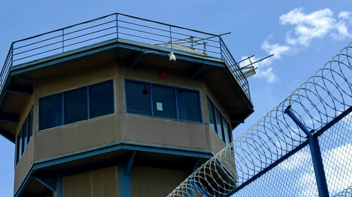 Una de las torres de control de la cárcel de Cotopaxi que será habilitada para la vigilancia carcelaria. 