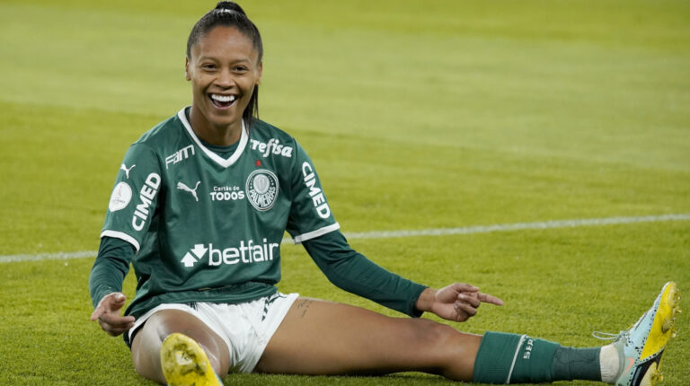 Ary Borges, de Palmeiras, celebra su gol ante América de Cali en la Libertadores femenina el 26 de octubre de 2022.