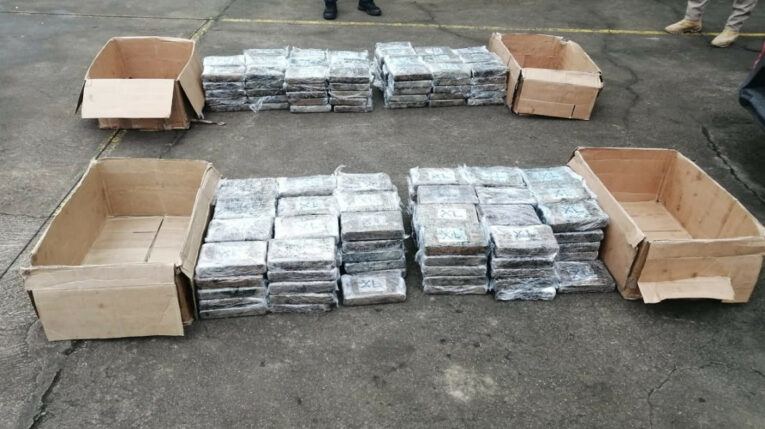 Paquetes de droga incautados en un operativo realizado en El Guabo, El Oro, 29 de octubre de 2022. 
