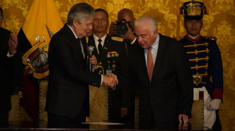 Posesión del nuevo ministro de Energía y Minas, Fernando Santos Alvite. Quito, 31 de octubre de 2022.
