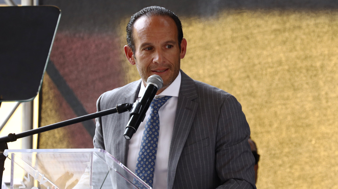 Francisco Egas habla durante la presentación de la final única de la Copa Libertadores, en Guayaquil, el 26 de agosto de 2022.