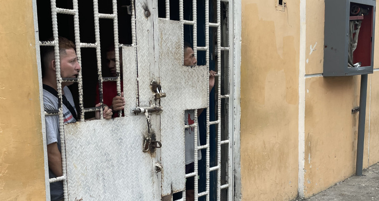 Puerta de entrada del pabellón consular que estaba en la Penitenciaría del Litoral. Guayaquil, 20 de abril de 2022.