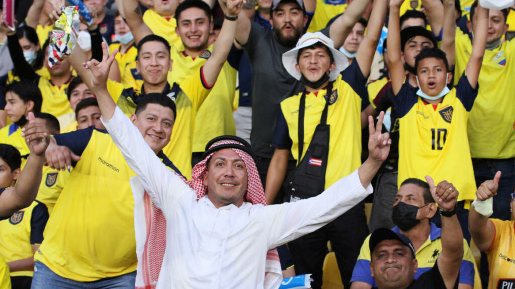 Ecuatorianos, rumbo a Qatar lucen turbante, bailan y ‘hablan en árabe’