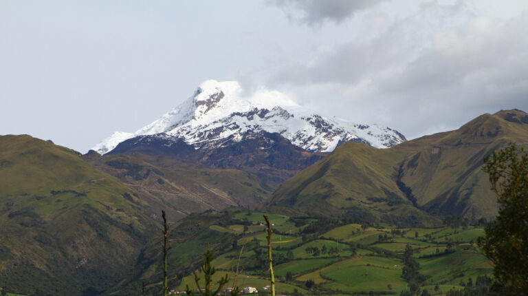 Imagen del volcán Cotopaxi, el 24 de enero de 2011.