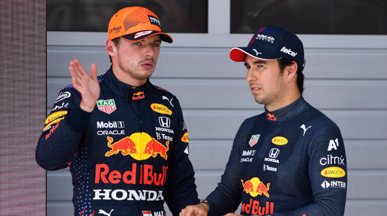 Los pilotos del Red Bull, el neerlandés Max Verstappen y el mexicano Sergio 'Checo' Pérez.