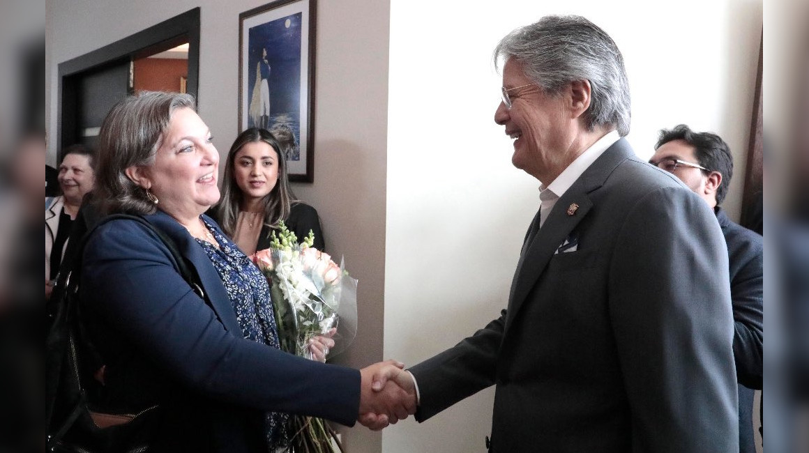 La subsecretaria de Asuntos Políticos de Estados Unidos, Victoria Nuland, y el presidente Guillermo Lasso, el 16 de noviembre de 2022, en Quito.