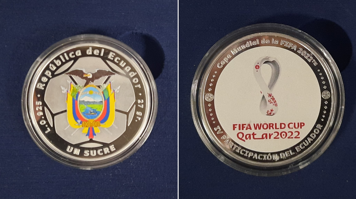 El anverso y reverso de la moneda conmemorativa de la selección ecuatoriana en Qatar 2022.