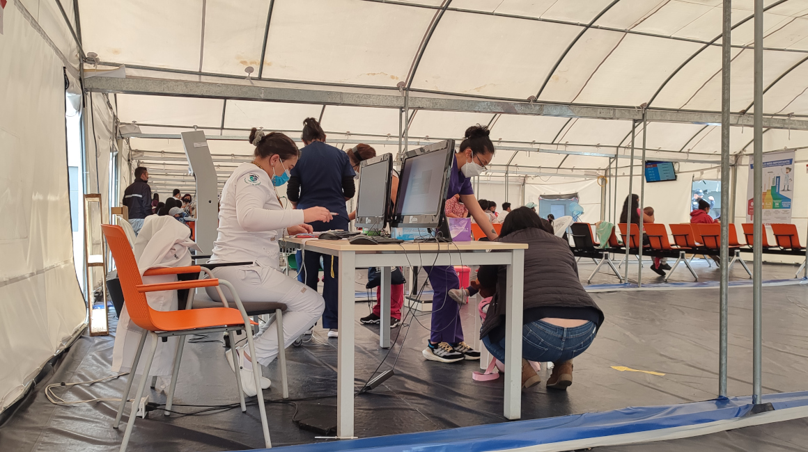 Pacientes en una de las carpas del Hospital Quito Sur, el 16 de noviembre de 2022.