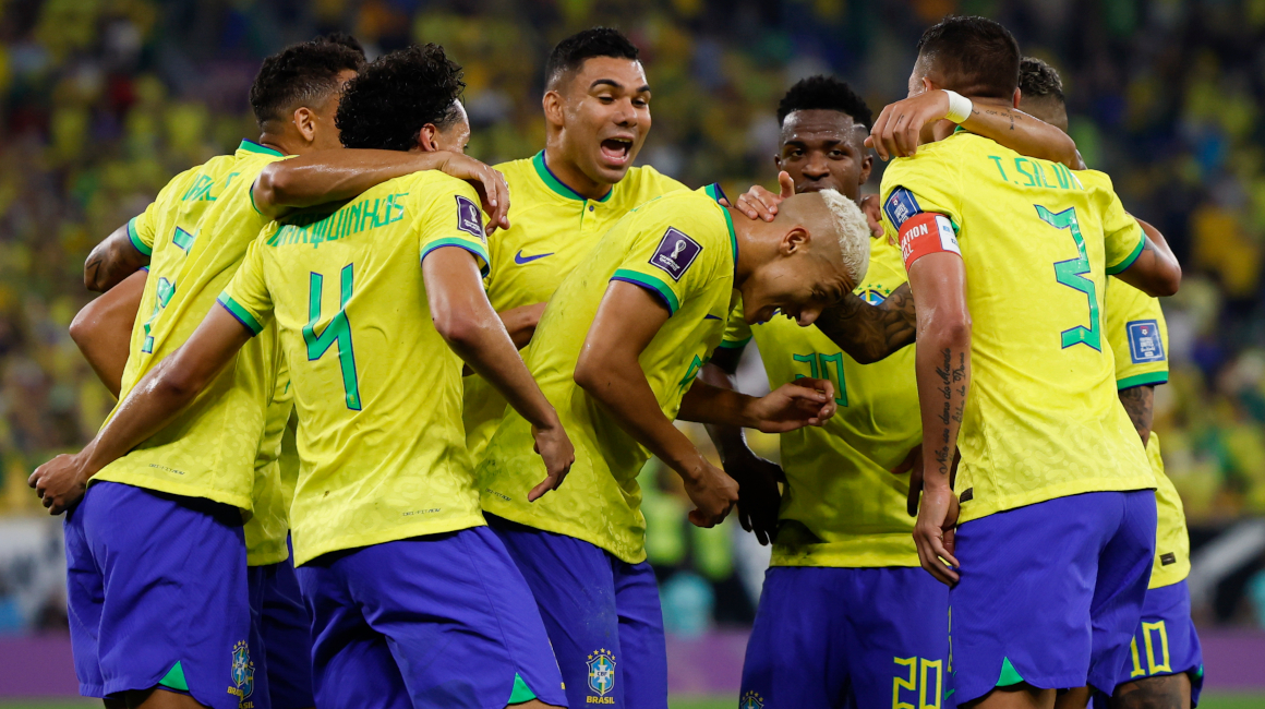 Los jugadores de Brasil celebran en la victoria ante Corea del Sur, el 5 de diciembre de 2022.