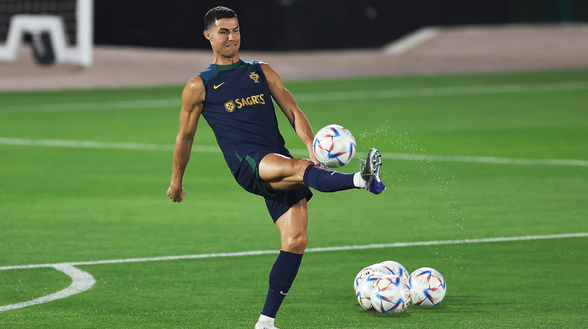 El portugués Cristiano Ronaldo durante la práctica de su selección, el jueves 8 de diciembre de 2022.