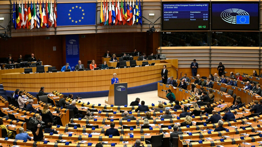 Juez mantiene en prisión a la vicepresidenta del Parlamento europeo