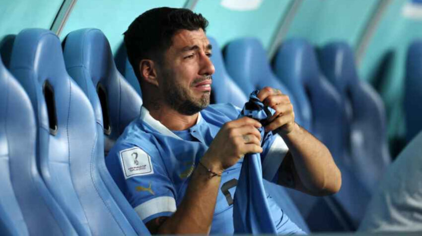 Luis Suárez llora después de la eliminación de Uruguay del Mundial.