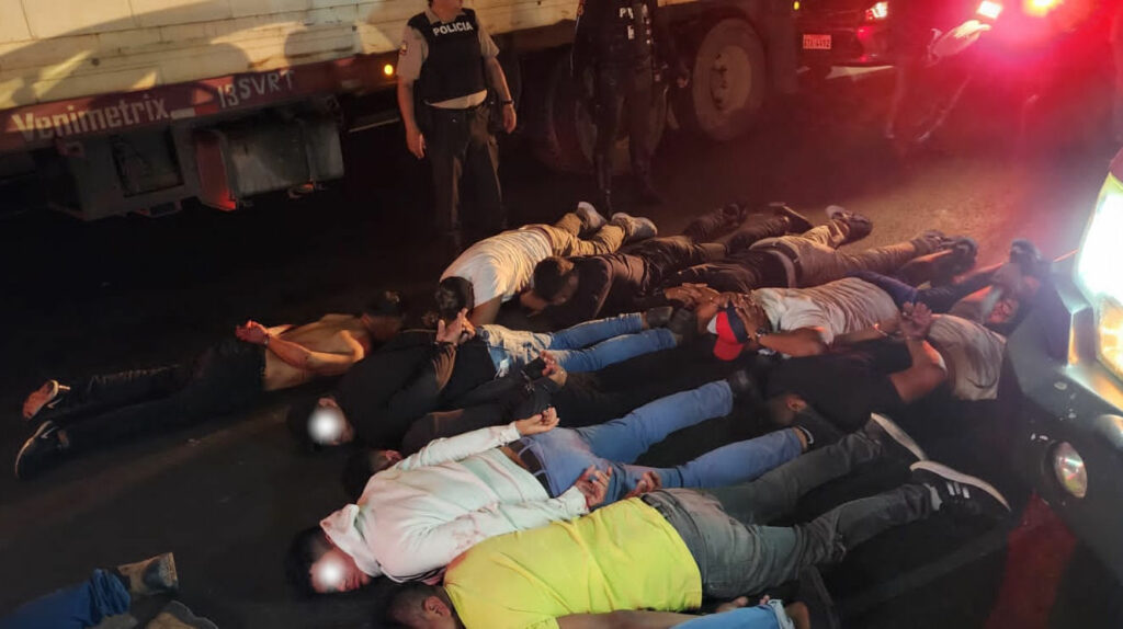 Policía recaptura a alias ‘JR’, junto a 37 personas armadas