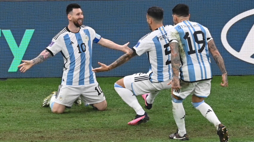 Lionel Messi celebra en la final de Argentina ante Francia del Mundial de Qatar, el 18 de diciembre de 2022.