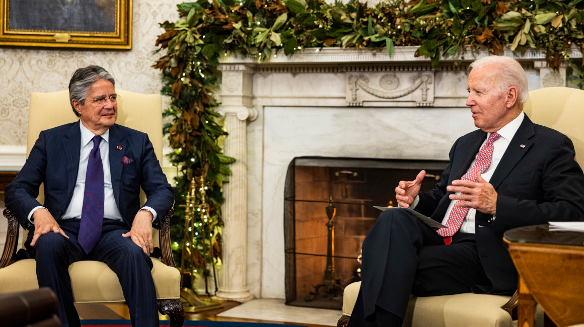 El presidente Guillermo Lasso y su homólogo de Estados Unidos, Joe Biden, en la Casa Blanca, el 19 de diciembre de 2022.