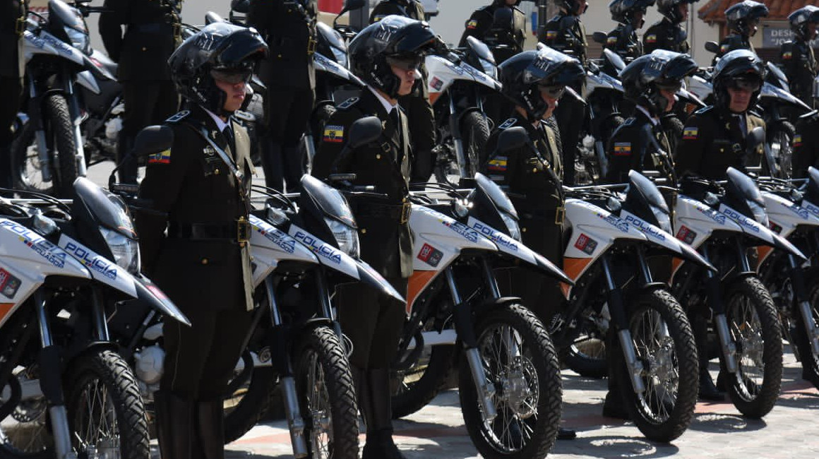 Policías de Cuenca en la plaza de San Sebastián el 1 de noviembre de 2022.