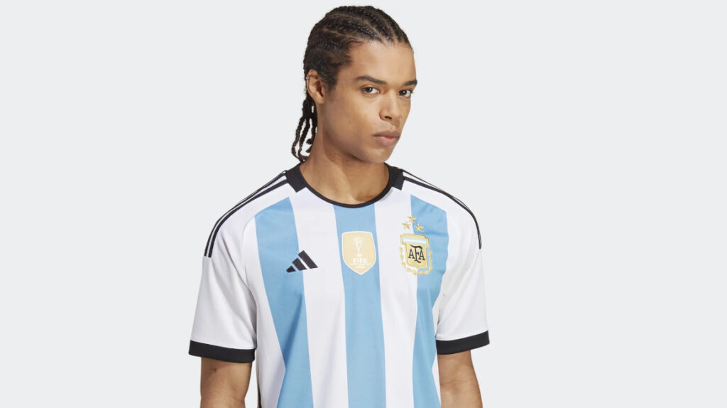 Inicia la venta de la nueva camiseta de Argentina con 3 estrellas