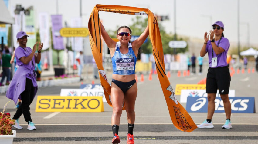 Glenda Morejón se consagra campeona en el Mundial de Marcha por Equipos.