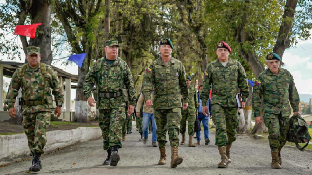 Ecuador y Colombia acuerdan acciones militares coordinadas en la frontera
