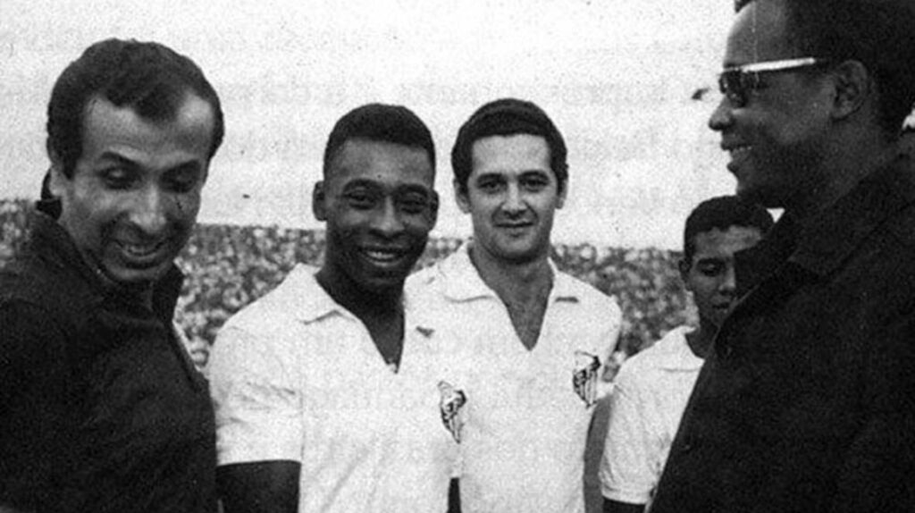 El día que Pelé y el Santos pararon una guerra en Nigeria
