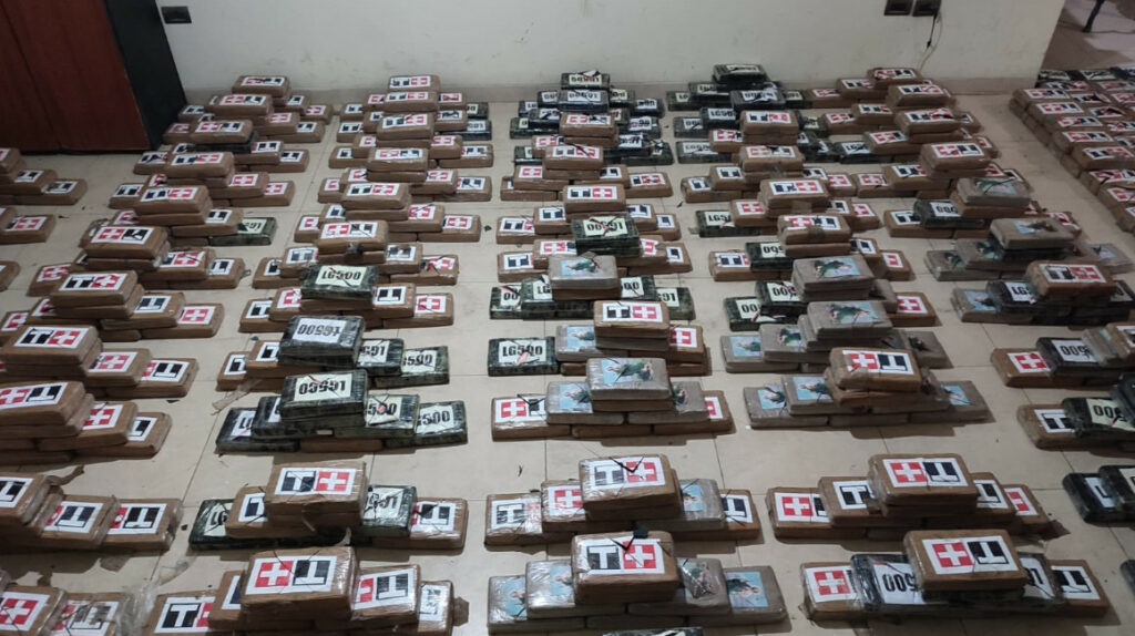 Policía decomisó tres toneladas de cocaína en Montecristi