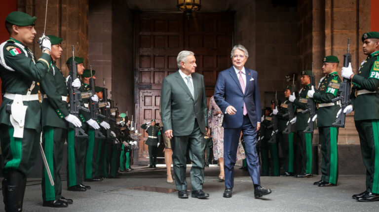 Los presidentes de México y Ecuador, el 24 de noviembre de 2022.