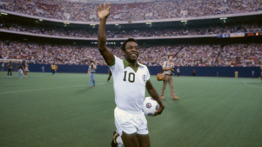 Pelé, jugando para el New York Cosmos, el 14 de agosto de 1977.