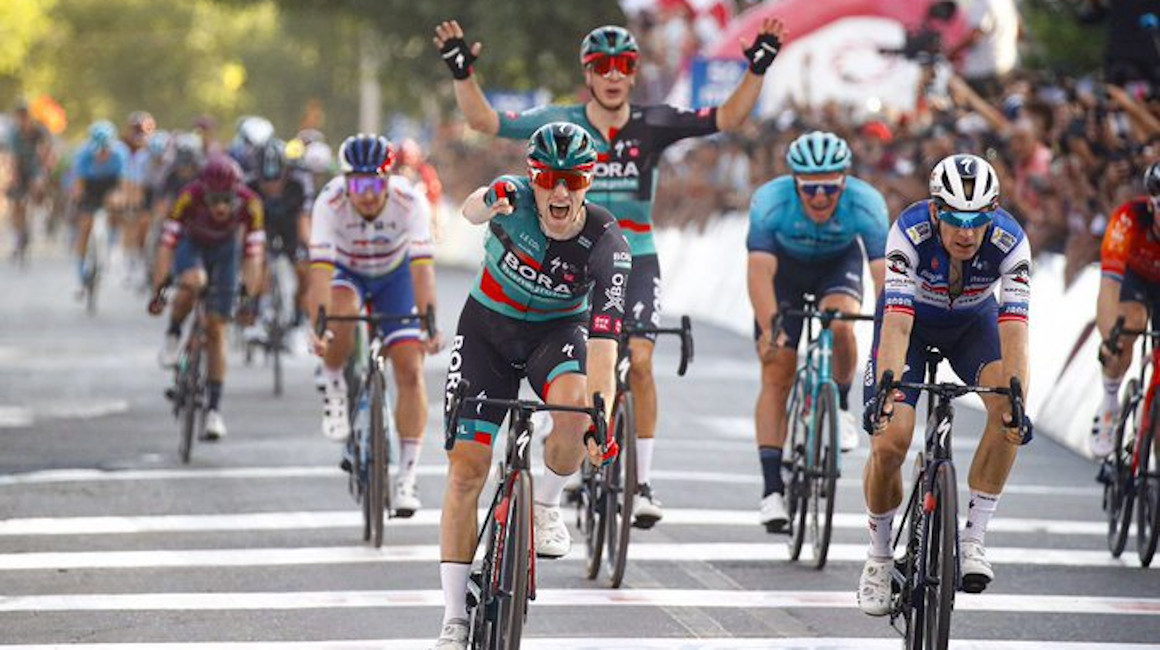 El ciclista Sam Bennett del Bora tras ganar la primera etapa de la Vuelta a San Juan 2023, el 22 de enero.