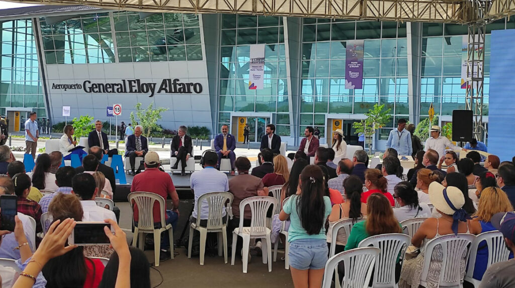 Ecuador abre vuelo directo entre Manta y Panamá