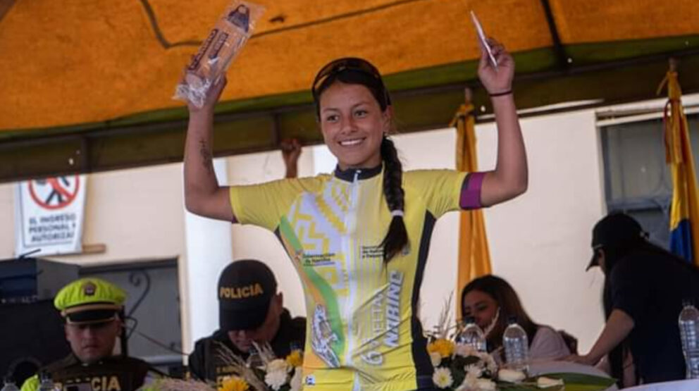 Camila Vega, celebrando su título de la Vuelta a Nariño, el 2 de octubre de 2022.