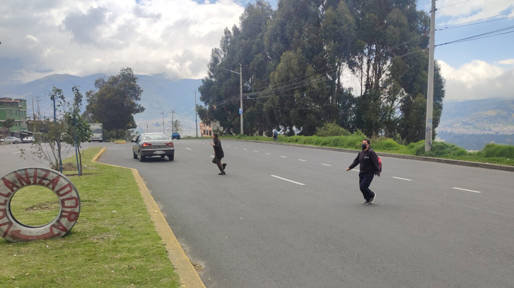 Robos y atropellos: los peligros de la avenida Simón Bolívar