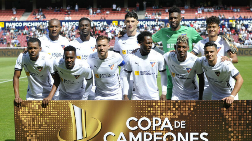 Los jugadores de Liga de Quito posan para una foto en la Copa de Campeones, el 4 de febrero de 2023.