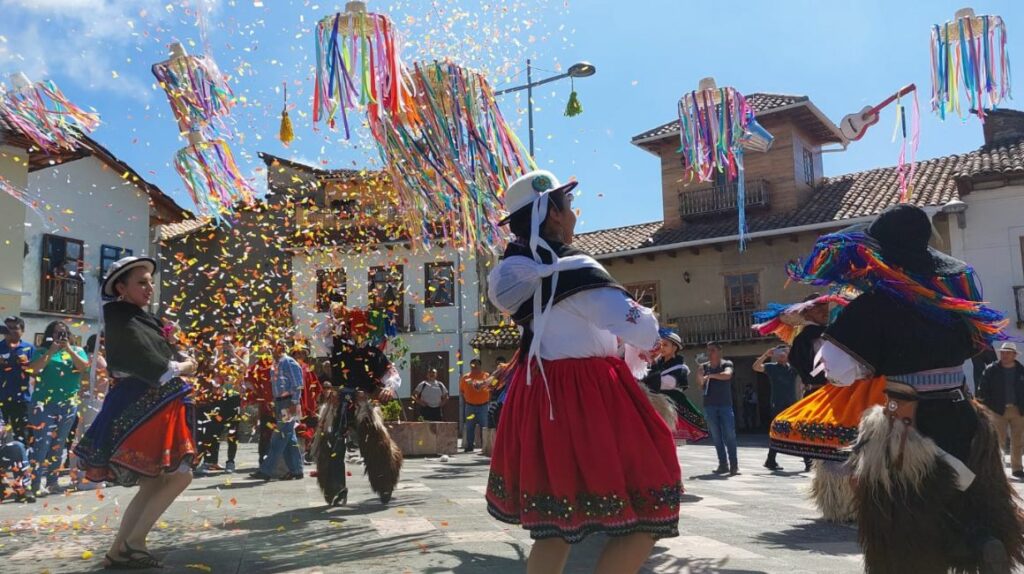 Cuenca presenta su agenda para atraer turistas en Carnaval