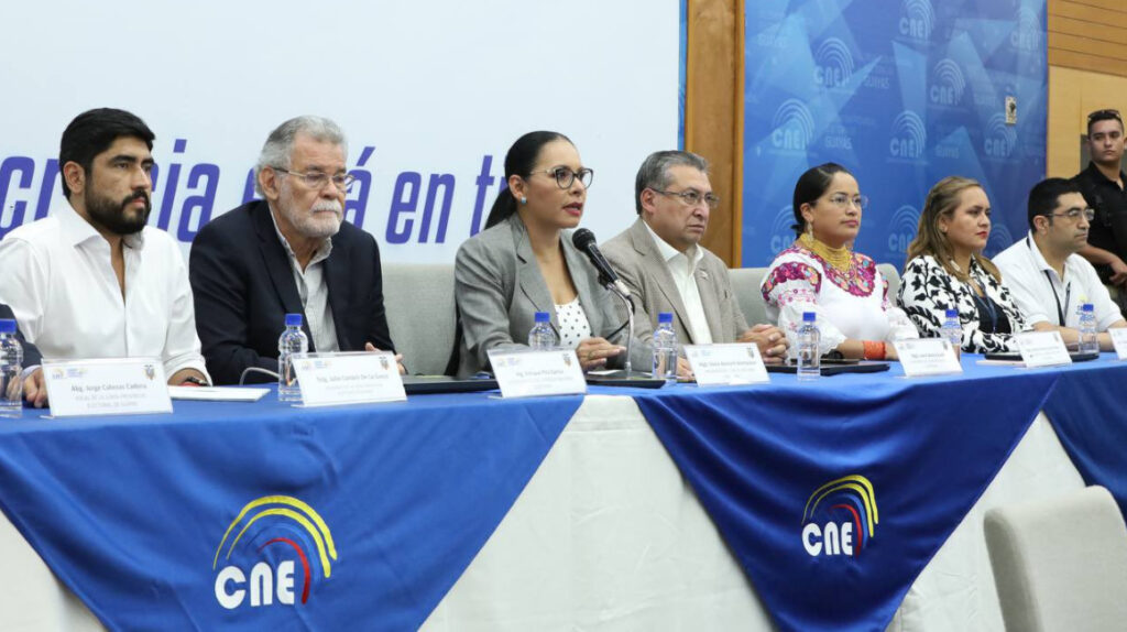 CNE recomienda el reconteo de votos del referendo en Guayas