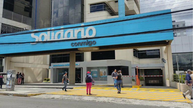 Imagen referencial de la agencia de un banco en el norte de Quito. Febrero de 2023.