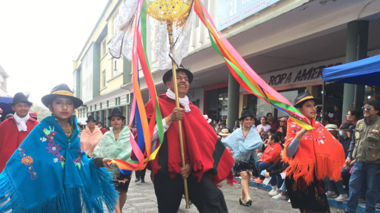 Celebración del Carnaval en Guaranda, el 11 de febrero de 2022.