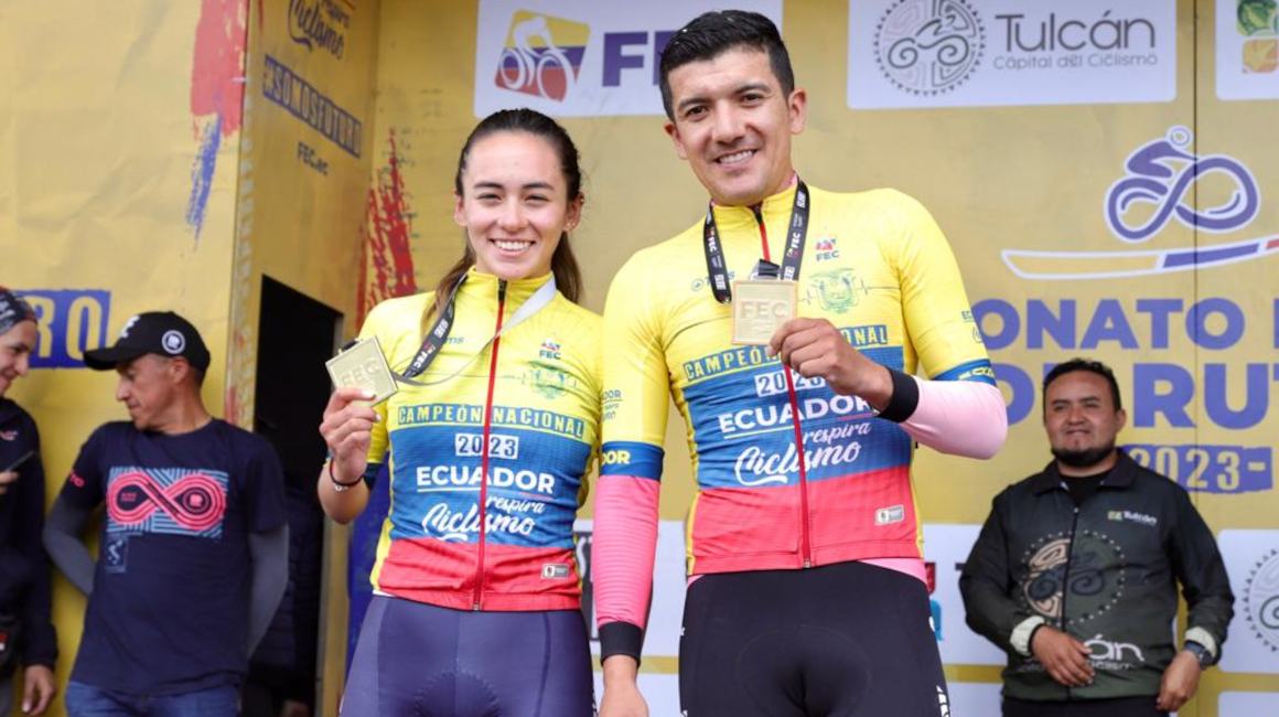 Ana Vivar y Richard Carapaz, los campeones nacionales de ruta de 2023.