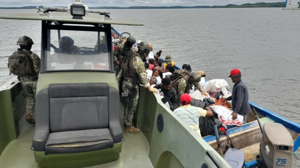 Ecuador y Colombia elevan presencia militar en la frontera