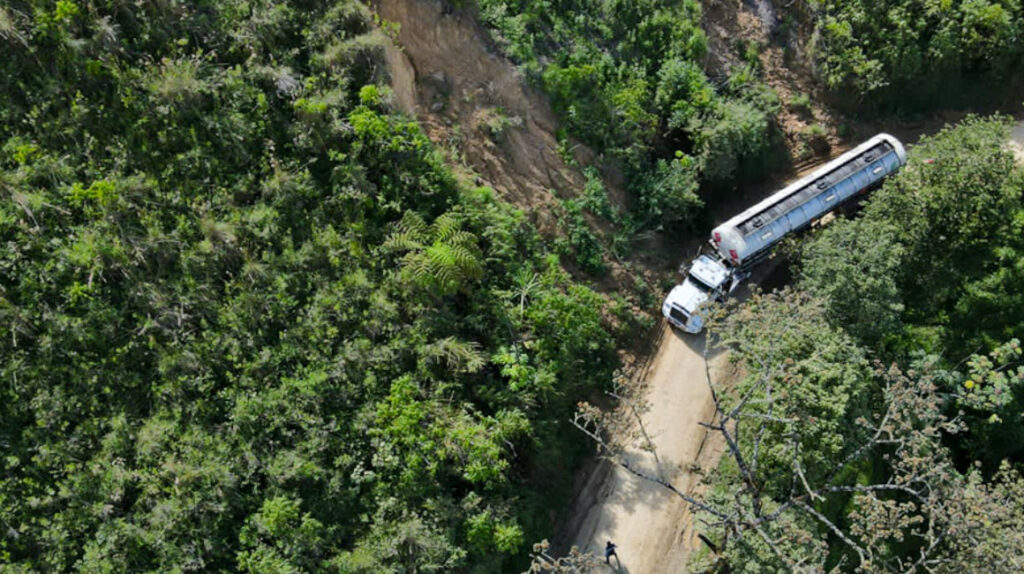 Colombia habilita vía alterna a la Panamericana para camiones