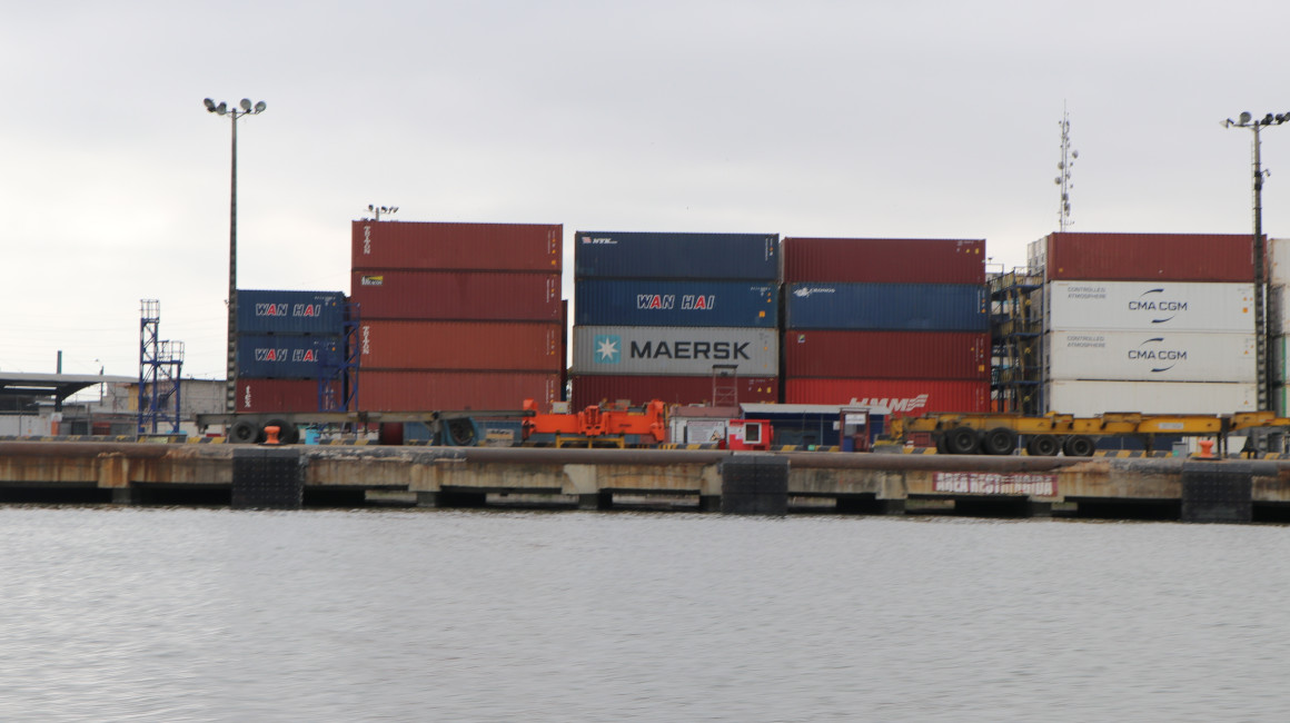 Imagen referencial de contenedores de camarón en puertos de Ecuador