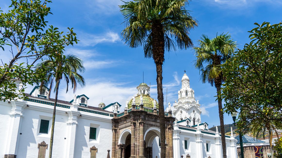 Catedral Metropolitana de Quito, lugar donde se realiza la ceremonia de arrastre de caudas