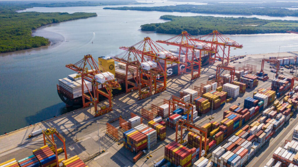 Los puertos de Ecuador aceleran la instalación de escáneres