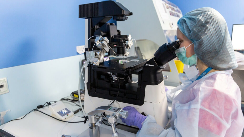 Tres ecuatorianas confirman que la ciencia es asunto de mujeres