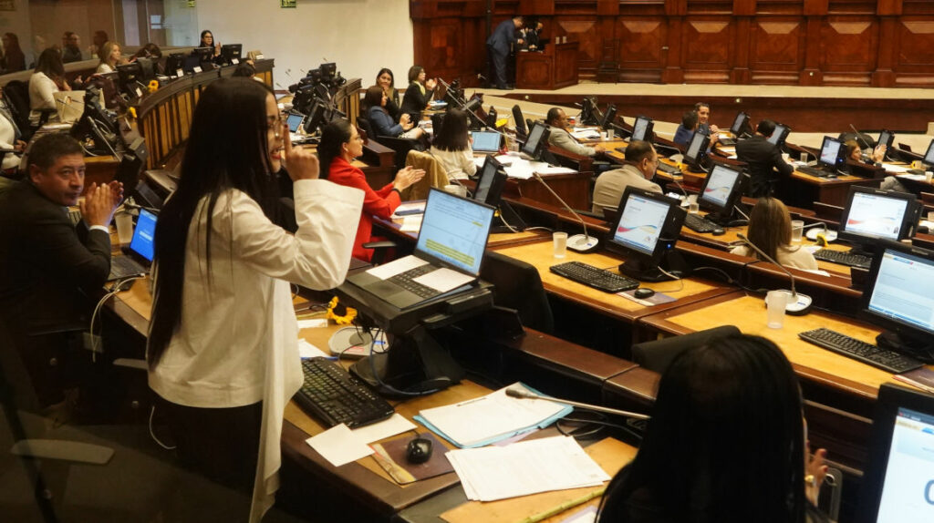 Asamblea aprueba informe que recomienda juicio político contra Lasso