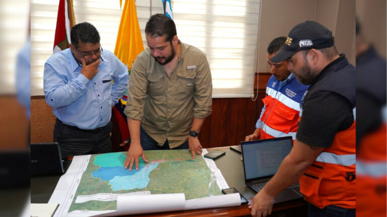 Reunión del COE provincial de Manabí para articular la respuesta a las inundaciones en Chone. Gestión de riesgos