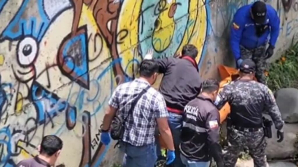 Autoridades investigan dos muertes violentas en Cuenca
