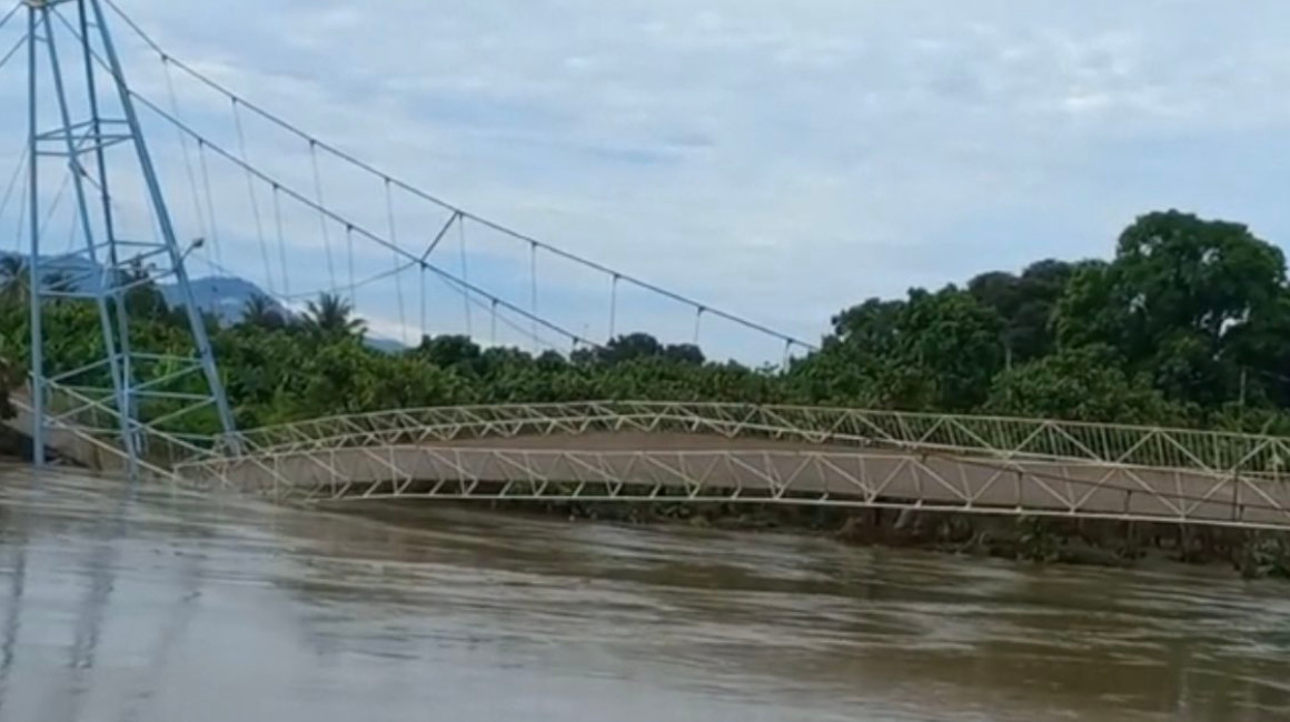 Un puente que conecta a Durán con Yaguachi, en Guayas, colapsó el 11 de marzo de 2023.