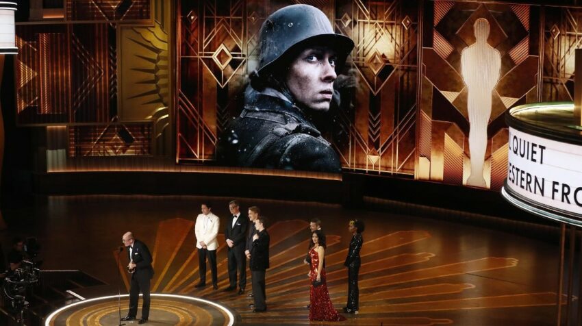 El director alemán Edward Berger agradece el Óscar a Mejor película internacional por 'Sin novedad en el frente'. 